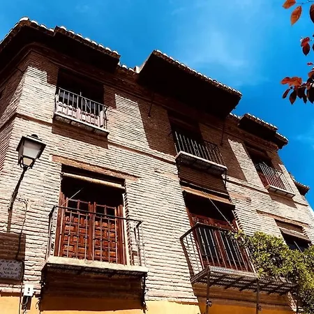 Charming Spacious Albayzin Apartment